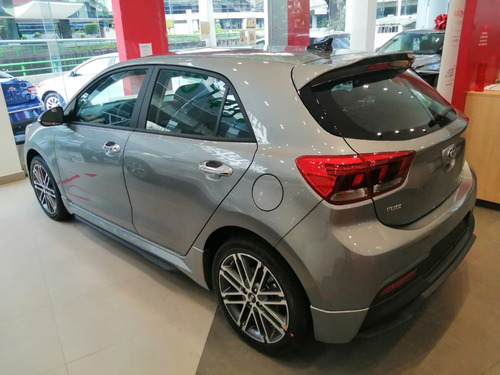 Imagen 12 de 15 de Kia Rio Hb S Pack Manual