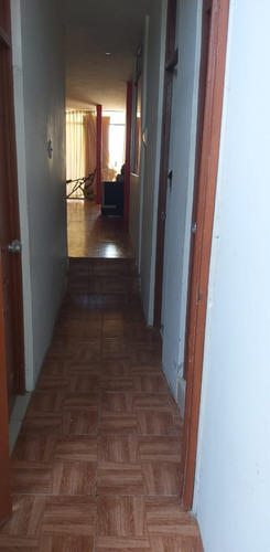 Alquilo Habitaciones - Urb. Sta. Margarita, A 100 Mts. Ucv