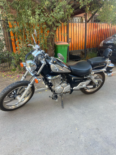 Moto Suzuki Gz150
