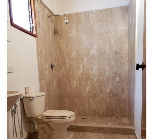 Los Naranjos Del Cafetal Hermosa Vista Calle Privada Vigilancia Tanque 10.000lts Renovada 2 Cocinas 4h/5b/4 Puestos Súper Oportunidad!! Hermosa Vista Oportunidad