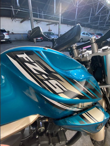 Yamaha Fz Fi S - 1800 Km - Con Casco Y Porta Celular
