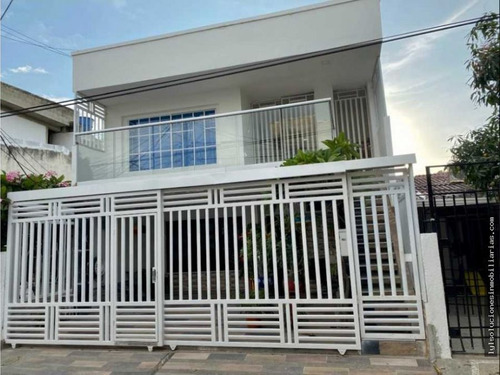 Venta Casa Bifamiliar En Villa Ely