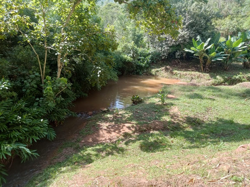 Chácara Com Nascente E Cachoeira Em Nazaré Paulista!