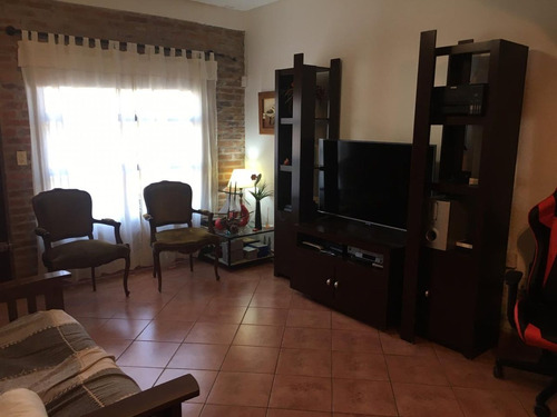 Venta Duplex 3 Ambientes Castelar Patio Y Cochera