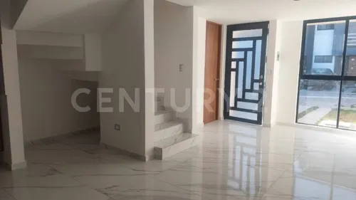 Venta De Casa, Recámara En Pb+2 Recámaras De Excelente Tamaño, Av 11 Sur, Puebla