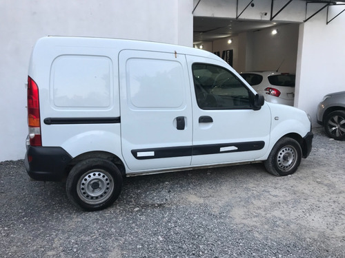 Imagen 20 de 24 de Renault Kangoo Confort 1.6 1pl Año 2018 - Liv Motors