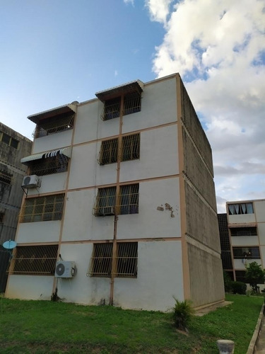Imagen 1 de 13 de Apartamento En Venta Monteserino Cod:425102 Albert Gonzalez 04121444789 (solo Clientes)
