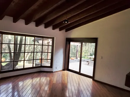 Casa Venta, Con Departamento O Estudio Independiente. 10 Estacionamientos.