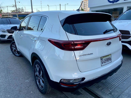 Imagen 3 de 13 de Kia Sportage Americano 2020