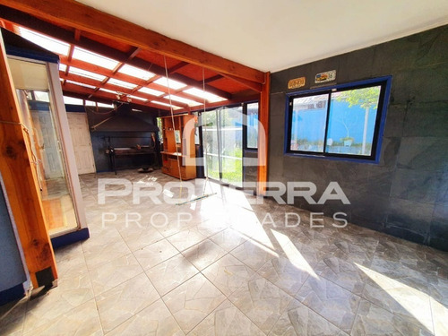 Hermosa Casa En Sector Residencial