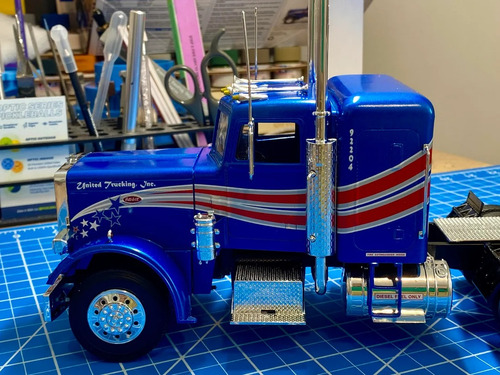 Maqueta Revell Peterbilt 359 Conventional Tractor