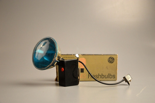 Antiguo Flash Polaroid Con Sus Bulbos Lamparas