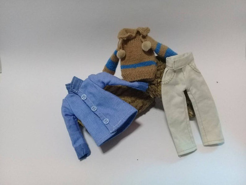 Imagen 3 de 5 de Conjunto Para Barbie , Suéter ,camisa Y Pantalón De Muñeca.