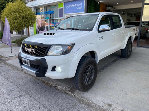 Toyota Hilux 3.0 Cd Srv Cuero I 171cv 4x4 5at