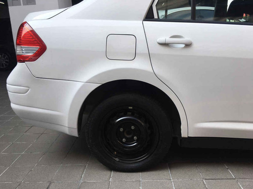 Imagen 13 de 15 de Nissan Tiida 2016 4p Sedán Sense L4/1.8 Man
