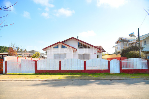Acogedora Casa En Algarrobo.