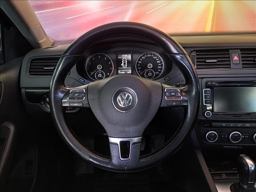 Imagem 9 de 14 de Volkswagen Jetta 2.0 Comfortline Flex Automático 2014 Com Te