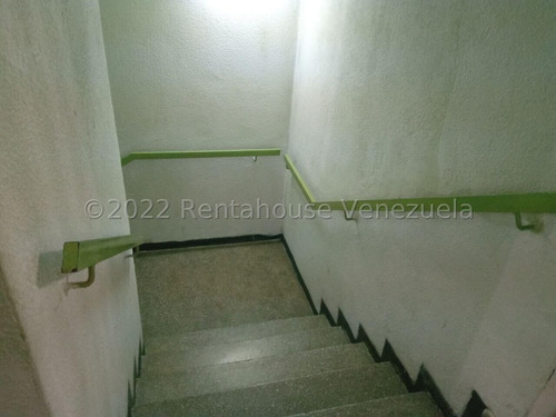 Imagen 3 de 13 de Apartamento En Venta Av. Constitucion Maracay 22-24115 Ag