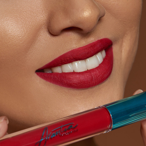 Labial Matte Slaying Larga Duración Arantza