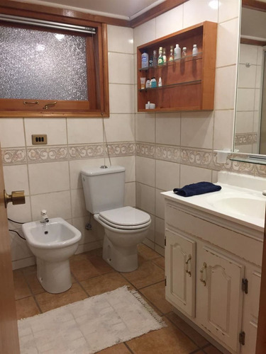 Casa En Venta De 4 Dorm. En Lo Barnechea