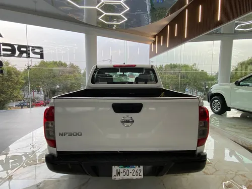Nissan NP300 2.5 Doble Cabina S Aa Pack Seg Mt