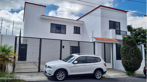 Casa En Venta Con 4 Amplias Recámaras Juriquilla, Querétaro 