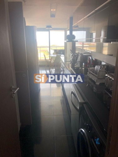 Imagen 2 de 10 de Alquiler De Apartamento A 150 Metros Del Mar.