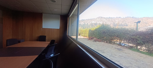 Se Vende Oficina Edificio Box, Huechuraba 40 M2 + 2 Est.