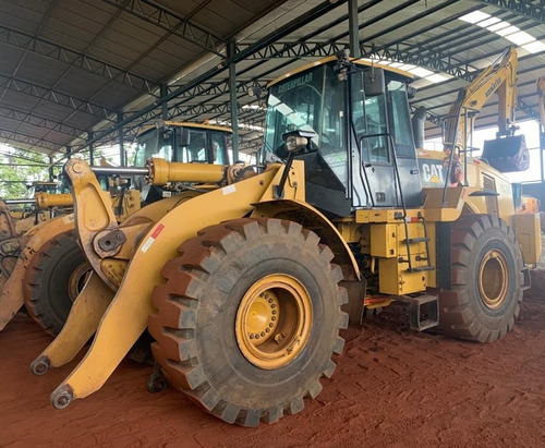 Pá Carregadeira Caterpillar 966h - 2015