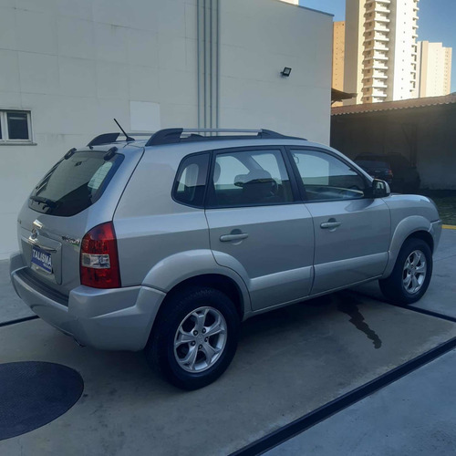 Imagem 2 de 10 de Hyundai Tucson 2013 2.0 Gls 4x2 Aut. 5p