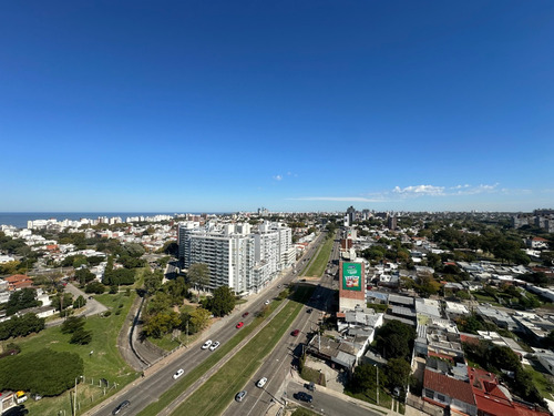 Apartamento En Alquiler De 1 Dormitorio Y Garaje A Estrenar, Malvín
