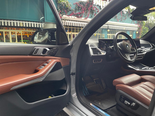 BMW X7 4.4 V8 M60I