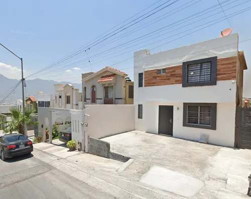 ¡¡¡ Bonita Casa , A Un Súper Precio !!!