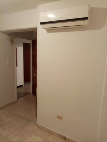 Imagen 7 de 12 de Venta De Amplio Apartamento Ubicado En Residencias Arca Del Norte, Barquisimeto.