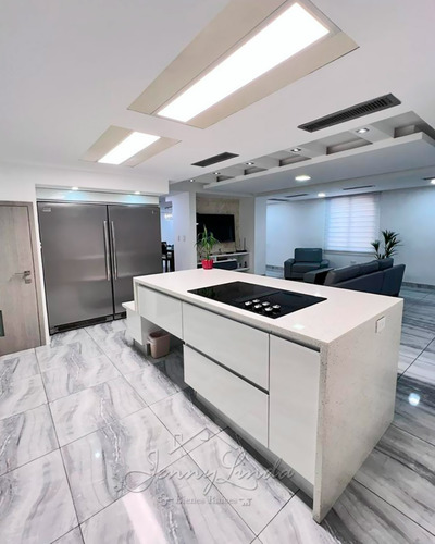 En Venta Con Financiamiento Penthouse Dúplex 349 M² Urbanización El Bosque, Maracay, Aragua