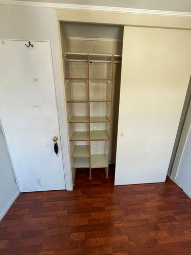 Departamento En Calle Arturo Prat, Metro Matta, Santiago.