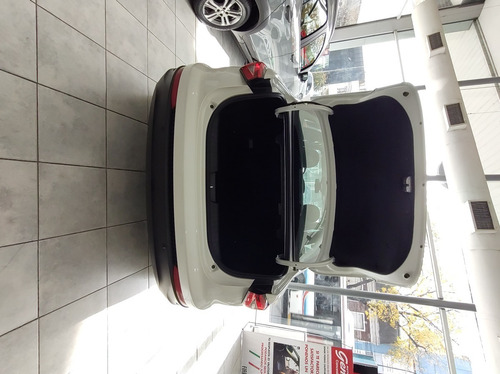 Imagen 8 de 23 de Fiat Cronos Precision 1.8 16v Hgt (dr)