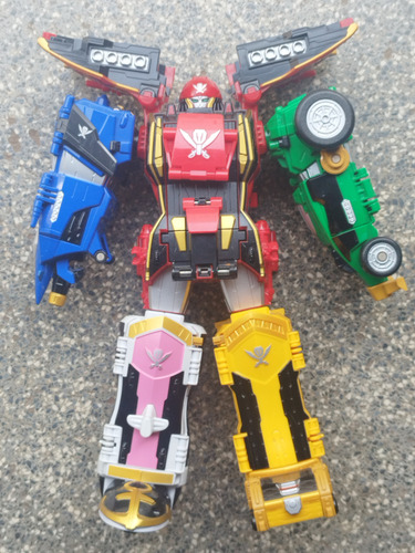 Pirate Gattai Gokaioh Gokaiger Sentai Ranger Zord Megaforce (Usado)