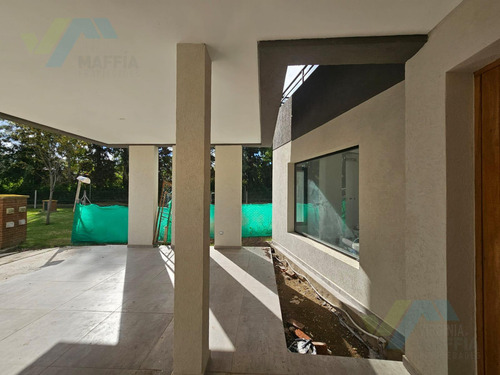 Casa En Venta 6 Ambientes - Barrio Cerrado Santo Tomás -