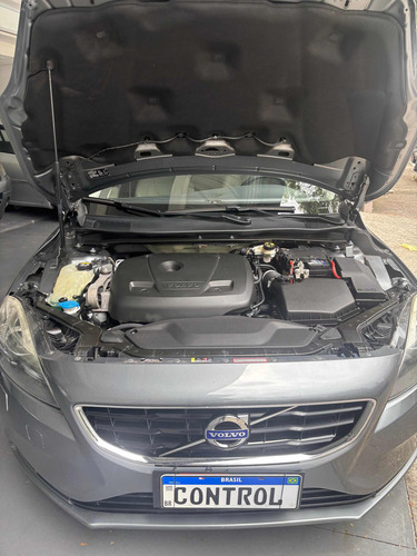 Volvo V40 2.0 T4 Momentum Drive-e 5p