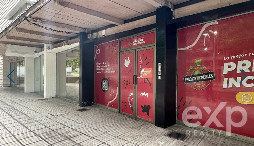 Gran Local Comercial En Av. Las Condes