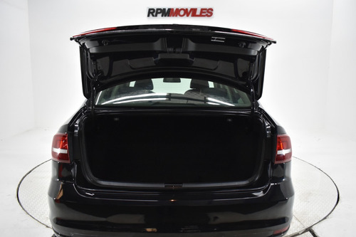 Imagen 13 de 14 de Volkswagen Vento 2.0 Advance Summer Pack Mt 2016 Rpm Moviles