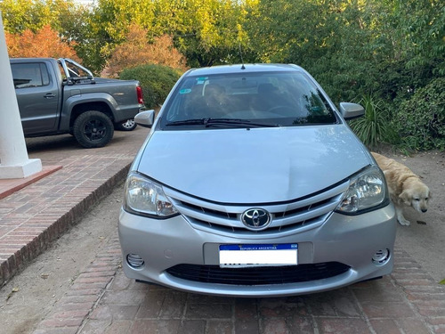 Imagen 7 de 10 de Toyota Etios 1.5 4p C/gnc