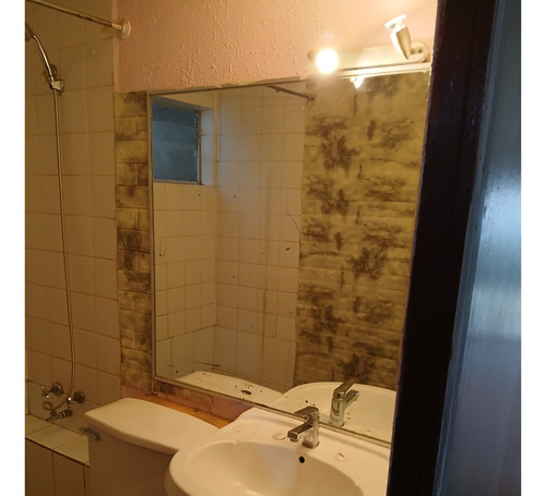 Casa De Un Piso Aislada, 3 Dormitorios Closets, 2 Baño, Ampl