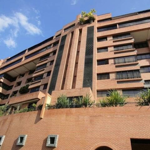 Acogedor Apartamento En Alquiler Con Ascensor Privado Y Bella Vista. Sal