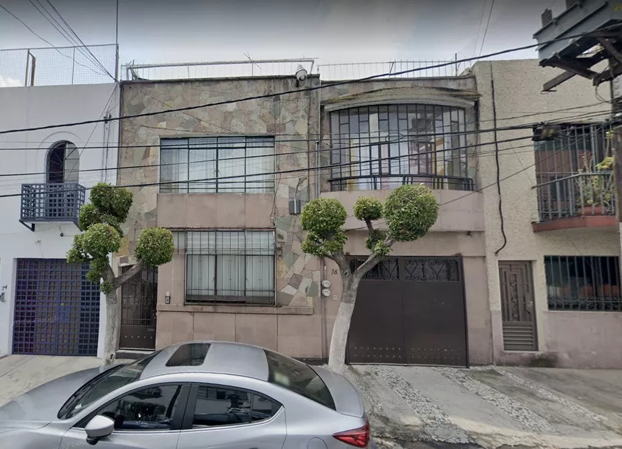 Casa En La Veronica Anzures, Miguel Hidalgo, A Precio De Remate Bancario