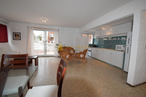 Apartamento En Peninsula, 2 Dormitorios 1 Baño-ref:3046