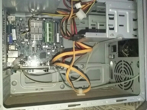 Computador Positivo Funcionando Para Desmontagem De Peças