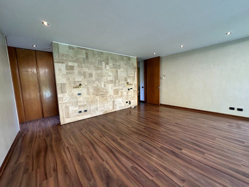 Comoda Y Amplia Casa En Condominio De Primer Nivel