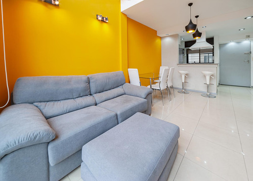 Venta Departamento De Dos Ambientes Con Patio En Flores